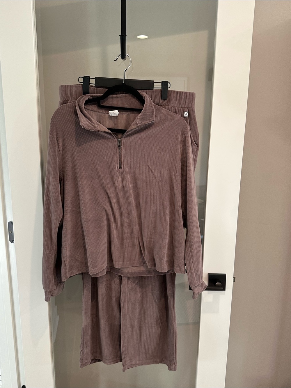 Livi Active Women's Dusty Mauve  Brown Ribbed Lounge Set